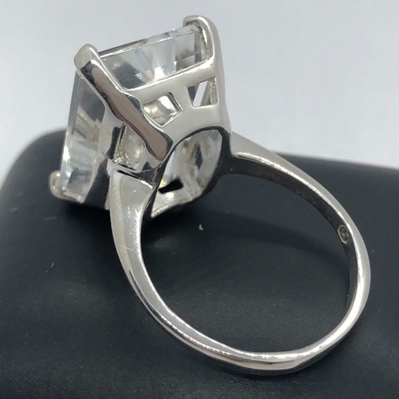 ❤️HOST PICK❤️17.67 Carat White Topaz  Emerald Cut .925 Sterling Silver Ring NWOT - Picture 8 of 16